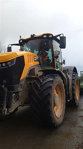 A JCB 8330 fast track icon with a Bailey lowloader