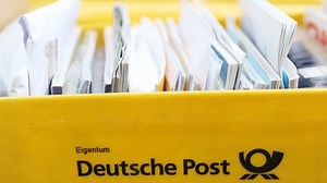 Ein Leben im Kleintransporter: Wie Brief-Fahrer im Auftrag der Deutschen Post arbeiten müssen