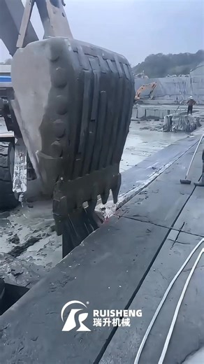 Double-blade circular saw for mining marble granite quarry . #sawmachine #granitecuttingmachine #stonecuttingsaw #stonesaw #rockcuttingmachine #granitecutter #diamondwiresawmachine #marblecutting #stonecuttingtools #granitecuttingblade | Ruisheng stone machinery