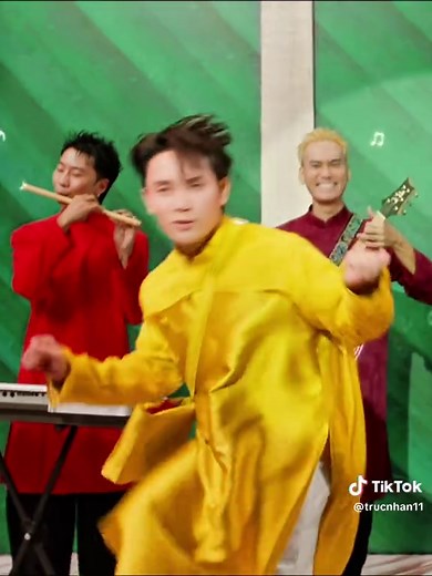 Trúc Nhân và bài hát 'Vạn Sự Như Ý'