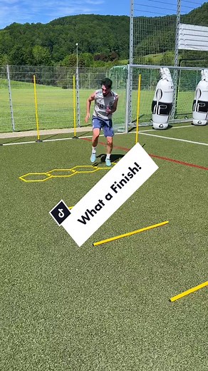#fussballtraining #fussballer #fuasball #coaching #soccer #athletiktraining #koordinationstraining #agility #futbol⚽️ #goals #coachmesut #foryouforyoupage #fypシ @teamsportbedarfde