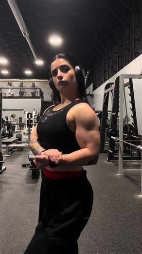 Upper Day Workout Routine with Voiceover by Boyfriend