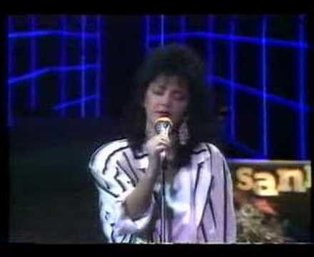 Fiordaliso canta 'Il Mio Angelo' a San Remo 1985
