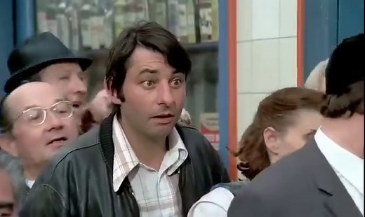 La diffusion des Aventures de Rabbi Jacob a captivé près de 7 millions de téléspectateurs sur France 2 lundi dernier. Pour fêter ça, Rabbi Jacob il va danser ! | Louis de Funès
