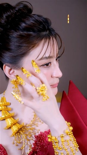 ဇွဲထက်ရဲ့အနုပညာလက်ရာမြောက် ရတနာဒီဇိုင်းသစ်တွေနဲ့အတူ Fairy Tale ဆန်ဆန် လှပလွန်းနေတဲ့ ဝတ်မှုရွှေရည် ❤️