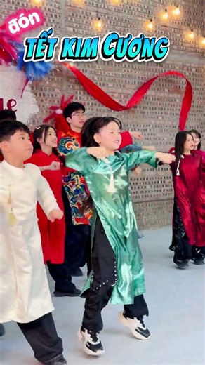 TẾT KIM CƯƠNG của Báo thủ :)), năm mới bớt BÁO nha :P😆😎/Follow Vy's Youtube/#lengocvy #viral