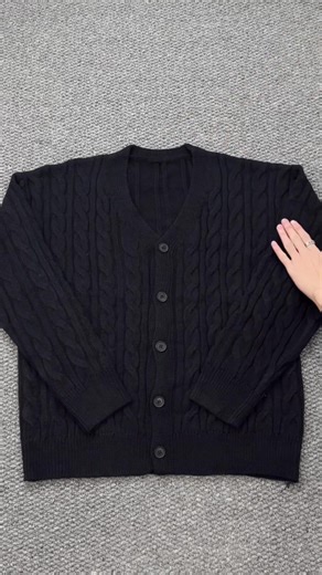 This textured cardigan is so stylish🔥 seriously a must have!!! #cardigan #cardiganoutfit #knitcardigan #cardigansweater #springfashion #falldealsforyou #spotlightfinds #tiktokshopjumpstartsale #tiktokshopcreatorpicks