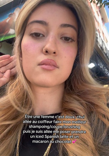 Meilleur shampoing, coupe et brushing au salon – routine douce pour femme