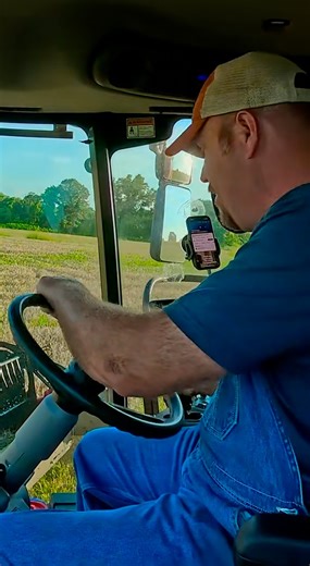 Matt talks about one of most controversial topics in agriculture - test weight. He explains what it is and why it's important in the full episode on #AcresTV! www.watchacrestv.com/dailylifeonthefarm/season:3/videos/the-most-controversial-subject-in-agriculture Griggs Farms LLC | AcresTV