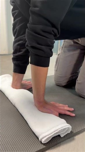 Wrist weight shifting forward | towel support (supinated position)