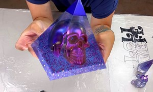 139K views · 4.8K reactions | Crazy Resin Pyramid Skull!  For the FULL video tutorial, click the link below! https://youtu.be/XAZckJOunso • • • Music: 玉走 Musician: EnjoyMusic Site: https://enjoymusic.ai • #kanellaciracoart #resin #skull #tutorial #youtube #learn #satisfying #viral | Kanella Ciraco Art | Facebook