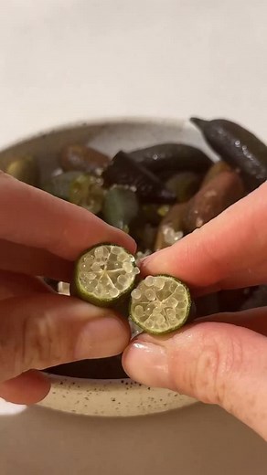 Ever heard of citrus caviar? 👀Meet the Finger Lime — a funky little fruit filled with tart, lemon-lime pearls that burst with flavor 🍋 Native to Australia and now grown in California (in limited quantities during fall & summer!), these zesty gems are a must try 😋 Pop them over seafood, desserts, or even cocktails for an instant upgrade ✨ #fingerlime #citruscaviar #citrus #exoticfruits #specialtyproduce | Frieda's Branded Produce