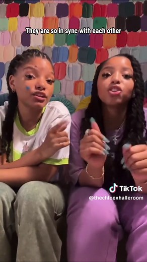 Chloe x Halle: Twin Vibes? 👯‍♀️ See the Resemblance!