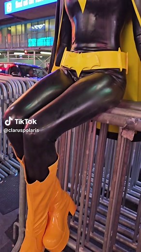 How Long It Took to Create This Batwoman Cosplay