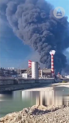 💥 Ukrajinské drony tvrdě udeřily na Rusko. Terčem se stala klíčová ropná rafinerie v přístavu Tuapse