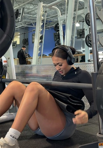 The workout that TRANSFORMED my glutes wearing @DFYNE dc: VAL #glutesworkout #glutes #bodytransformation #gymmotivation #gymgirl