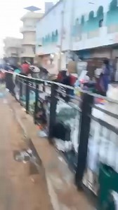 8.2K views · 74 reactions | #SIS5771 Et avec ce type de comportement ou c’est du « matey », comment voulez vous que le Sénégal change? Trottoir Brt. bi nek Cité Soprim Extension vers case ba la gars yi def marché. Piétons si kaw tali bi laniouy dox bok yoon ak voitures yi | Stop À l'Incivisme Au Sénégal | Facebook