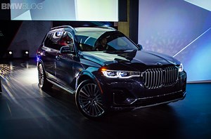 VIDEO: The new BMW X7 and a demo of third-row seating
