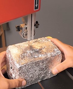 135K views · 219 reactions | Surprise inside: This master used aluminum foils for this unique craft! | 5-Minute Crafts Family | Facebook