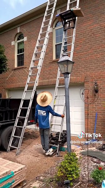 How we get our Shingles on the roof! #billraganroofing #theroofingchannel #jobsite #roofing #roofer #nashville #nashvilleroofer #construction #shingles
