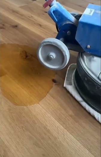 Parkett ölen polieren / Parkett versiegeln / Hardwachsöl auftragen / Parkett weiß grau ölen färben