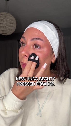 First impressions of the new Huda pressed powder 🤔 have you guys tried this girl yet??? #hudabeauty #firstimpression @Huda Beauty