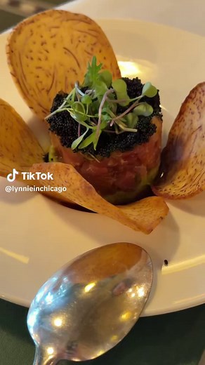 Le Colonial: A Classic Dining Experience in Chicago