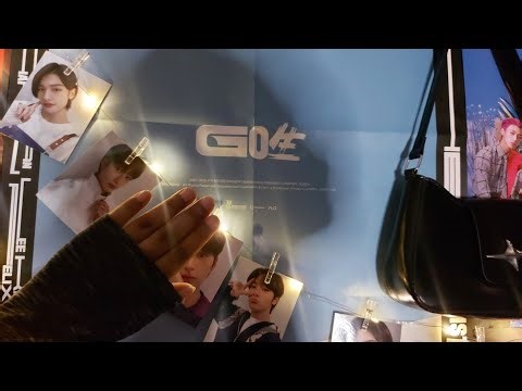 ASMR | Bedroom Wall Tour 🎀