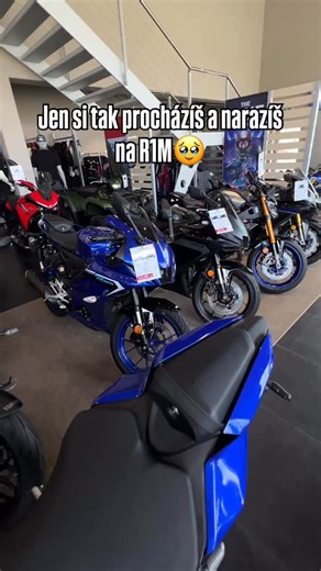 Brian Škoda on Instagram: "Yamaha YZF-R1M 2024 Motor a výkon: Řadový čtyřválec 998 ccm s crossplane klikovým hřídelem, splňující normu EU5, výkon 200 koní (147 kW). Nová lehká škrticí klapka APSG ride-by-wire. Podvozek: Elektronické závodní odpružení (ERS) Öhlins, konkrétně nová vzduchová vidlice Öhlins NPX. Rám Deltabox, karbonová kapotáž a podsedlová část. Elektronika: Komunikační řídicí jednotka (CCU) pro záznam dat a bezdrátové ladění, 6osá inerciální měřicí jednotka (IMU), kontrola trakce (