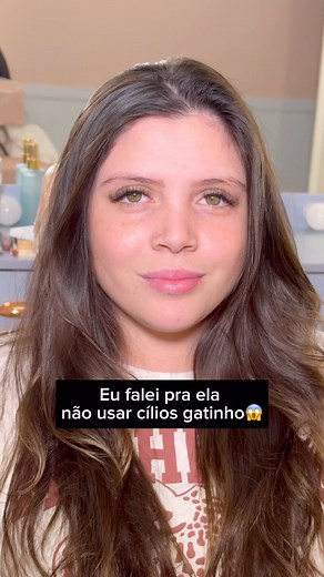 107K views · 6.6K reactions | eu indiquei pra essa cliente tentar o mapping boneca ao invés do gatinho, para não pesar o olhar dela. Ela volta em breve pra uma nova maquiagem… e vamos ver se ela pegou a dica 藍﫶❤️ Massss, com tudo e entretanto, tentei levantar o olhar dela com o esfumado recortado, e fala sério né … ela entrega na beleza | Natália Meireles | Facebook