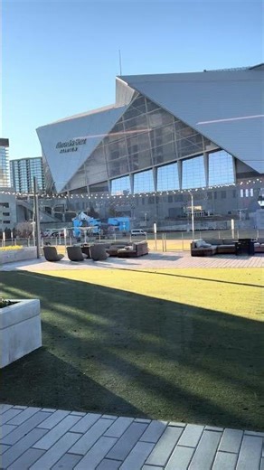 Is the Signia Hotel close to the Mercedes Benz stadium?? You be the judge!