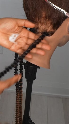 Toronto Hair Braider | All Hair Types | This is an easy hack on how to passion twist using the rubber band method. Save this for later ! #braidsbydili #passiontwists... | Instagram