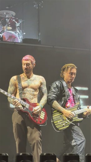 Afterlife Guitar Solo 🔥 Avenged Sevenfold LIVE in Bangkok, Thailand | 2026