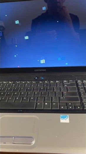 Flying Windows screensaver on Windows 10 22H2 in 2026 part 5