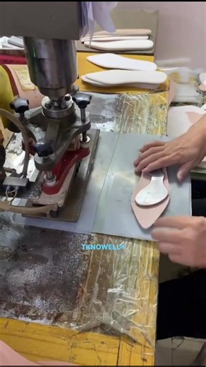 437 reactions · 25 shares | Hydraulic High Frequency Embossing Machine，#Shoe Making Machine#Tknowell，Wechat/WhatsApp ID :+8615017418242 E-mail：Cindy@tknowell.com | Tknowell Cindy Lee | Facebook