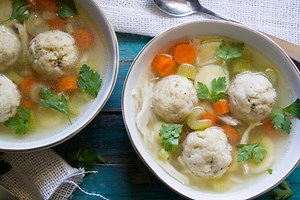 10 Tips For the Best Matzah Ball Soup Ever!