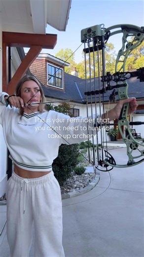 So many ladies tell me they don’t think they could hunt when we’re talking about archery, and this is your reminder that: YOU DON’T HAVE TO. Honestly shooting my bow is such a great stress relieving and we live in a world where there’s a lot of stress going around. Shooting your bow requires you to focus and tune it all out and sometimes that’s exactly what we need. Shooting the Eva Gen 3 from @bowtecharchery ! Here are the details on my bow: @black_gold_sights Dual Trac Sight @ripcordrests MAX 