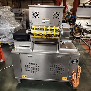 [Hot Item] Pre-Cooked Meal Packing Machine Map Machine Manufacture