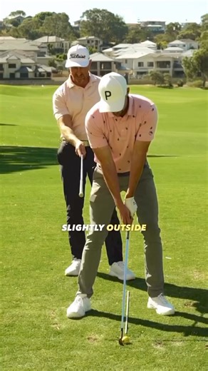 Pros Vs Ams - Hip Movement PROFESSIONALS 👇 🚩 The best golfers in the world have an early shift of pressure to their back foot. 🚩 Then they smoothly transition to their front as their hips turn and the lead arm moves past parallel in the backswing. AMATEURS 👇 🚩 Most golfers think that before initiating the downswing they have to put all their weight on their back foot when swinging to the top of their backswing. 👉 This misconception leads to unnecessary swaying and poor ball striking. 🔥 Fo