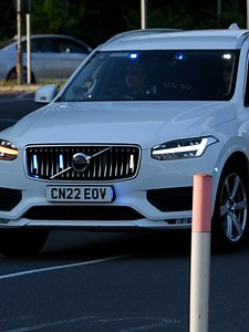 Gwent Police Volvo XC90 B6 ARV from the Joint Firearms Unit (JFU) seen responding shortly after shift change to an unknown incident in Cardiff. #cardiff #southwales #wales #welsh #bluelights #gwentpolice #firearms #armedpolice #armedpoliceuk #arv #armedresponse #2025 #fyp #viralvideos #foruyou #forupage #fypppppppppppppp #uk #british #ukpolice#policecar #fyp