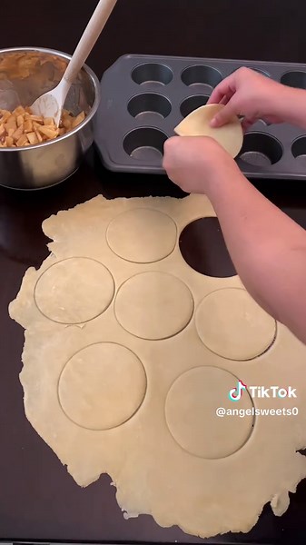 Mini Apple Pies Recipe: Easy Homemade Treats