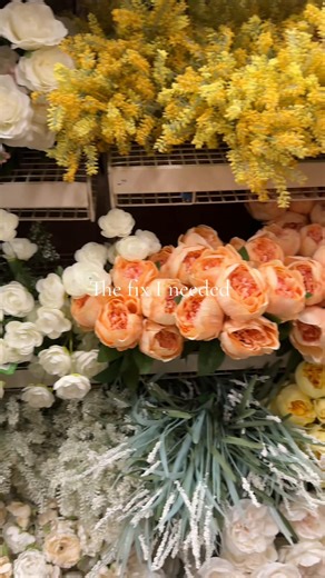 Micheal’s has the prettiest artificial flowers. I need to go back so I can make a cute centerpiece for my coffee table. @Michaels Stores send me a gift card 😆 #springflowers #michaels #diy #spring