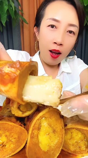 🍀 Best Roasted Big Beef Bone Marrow Eating Yummy 😻😻😋 #mukbangfood #mukbangshow #mukbangasmr #mukbang #fblifestyle | Eating Lover