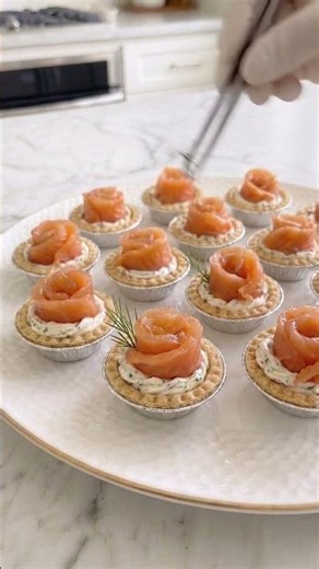 smoked salmon tartlets easy party appetizers caviar canapes