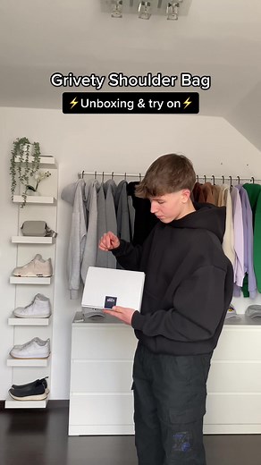 A crazy bag from @GRIVETY | Niklas & Pierre😮‍💨⚡️ #shoulderbag #unboxing #clean #tryon #tryonhaul #fashion #accsessories #tasche #umhängetasche #outfit #fypシ #fyp #viral