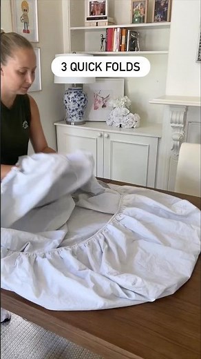 How to fold a fitted sheet #organization #folding #laundry