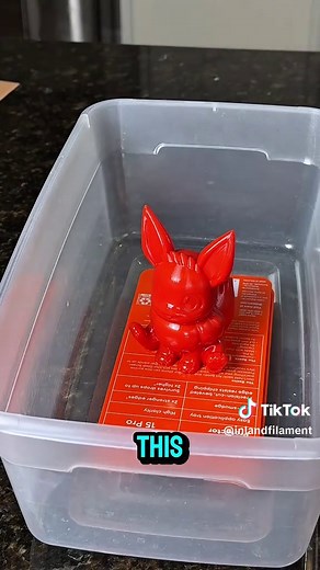 Vapor smoothing ABS for a glossy finish. No sanding required. Steps: Elevate the print Use acetone-soaked paper towels Seal the container Check every few minutes Printed on the Elegoo Centauri Carbon Print time: 4 hours 30 minutes Filament used: 30g ABS Follow Inland Filament for more print techniques and material tips. Model: Pokémon Chibi Eevee by SnapPrint3D_SuperCrazyPrints https://makerworld.com/en/models/51158-pokemon-chibi-eevee-no-support#profileId-53001 #3dprinted #ABSFilament #3DPrinti