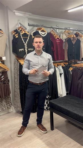 🚨🚨🚨 giveaway has now ended 🚨🚨🚨 Last chance saloon girls! 🤩🎃 We announce our winner tonight 6pm Christmas is just around the corner, Just think of all the ways you can spend this voucher 🥰💕 | Diva Accessories