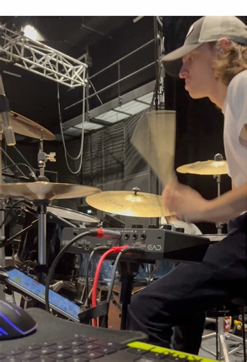 La version en entière dispo sur toutes les plateformes ! #humour #musique