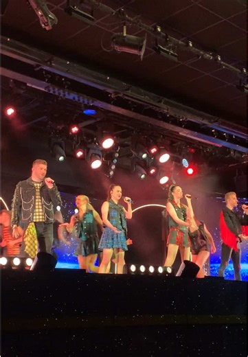 U2-Iconic❤️#butlinsminehead #iconic #butlinscast #U2 #fyp